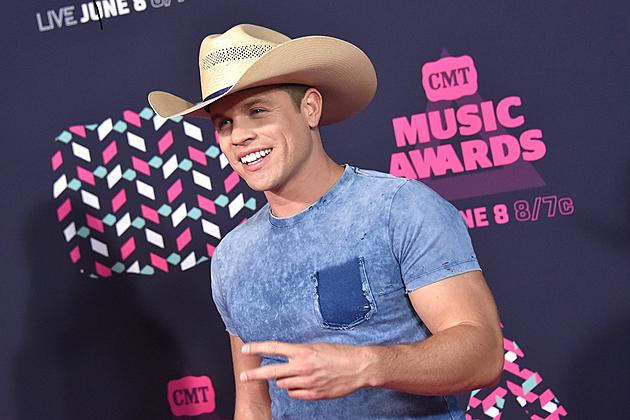 Dustin Lynch Loves Seeing How His Music Has Affected Fans&#8217; Lives