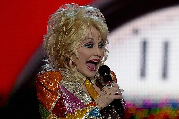 Dolly Parton to Make Cameo in &#8216;Christmas of Many Colors&#8217;