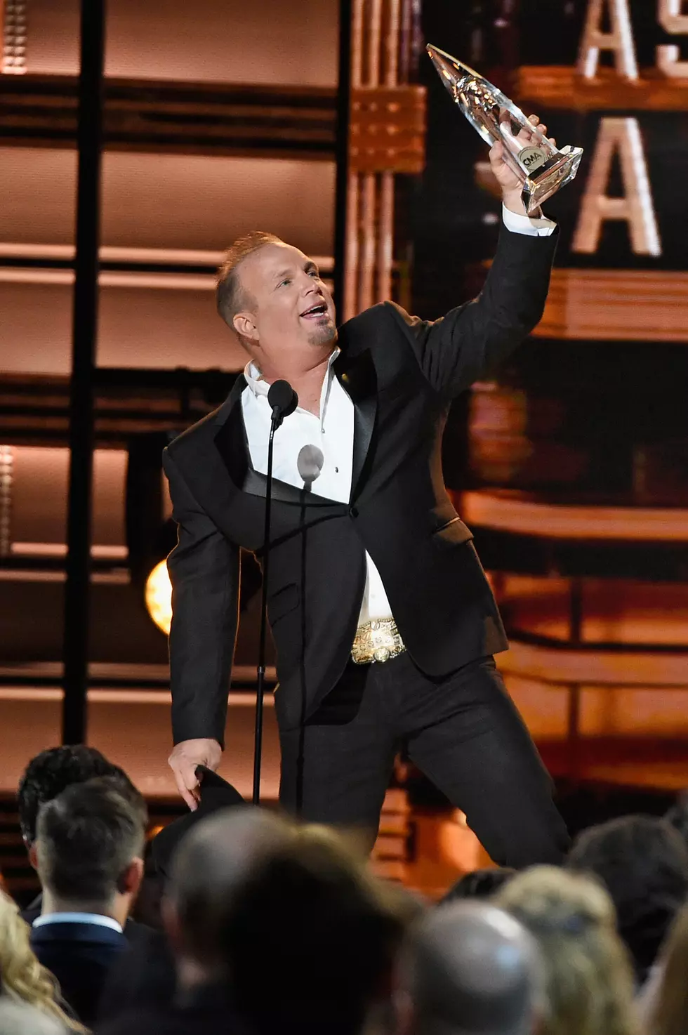 5 Of The Best Moments At The 50th CMA Awards [PHOTOS]