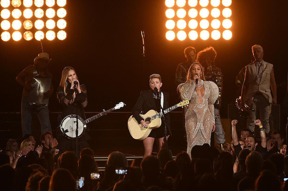 Natalie Maines Gushes Over Beyonce, CMAs Performance on Twitter