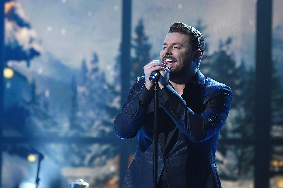 Chris Young Goes All-Out for Christmas