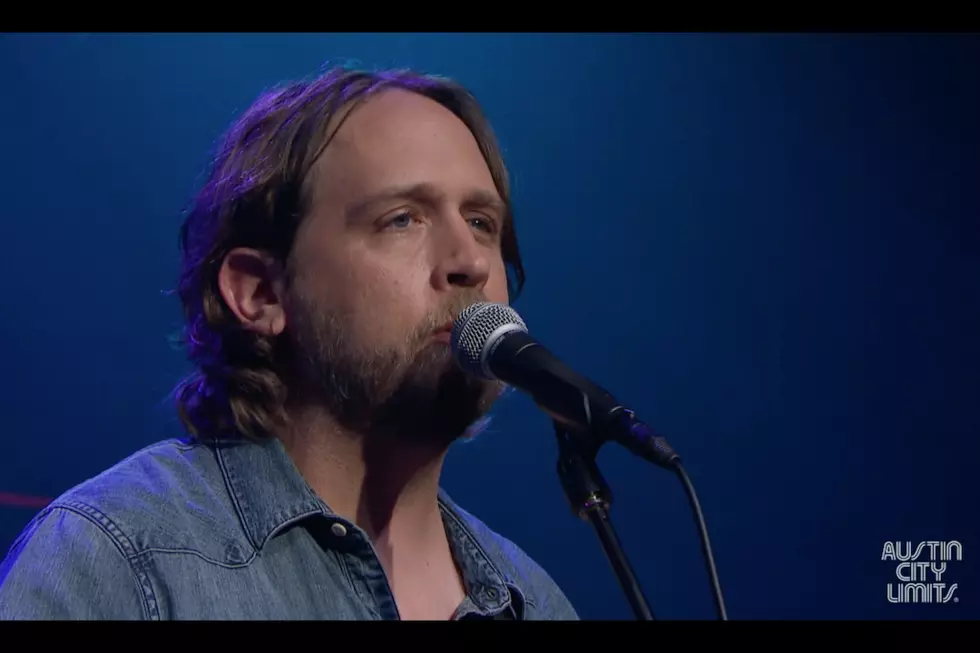 Watch Hayes Carll Sing 'Beaumont' on 'Austin City Limits'