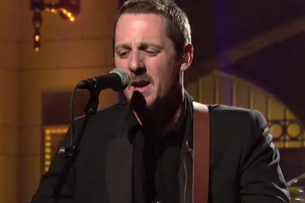 Sturgill Simpson Performs Two ‘A Sailor’s Guide to Earth’ Tracks on ‘SNL’ [WATCH]