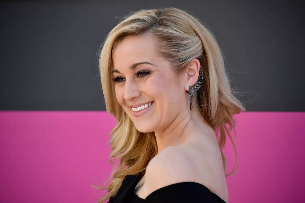 Watch Kellie Pickler Perform Emotional New Song ‘If It Wasn’t for a Woman’