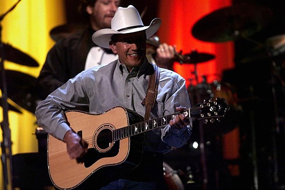 26 Years Ago: George Strait Hits No. 1 With ‘Carrying Your Love With Me’