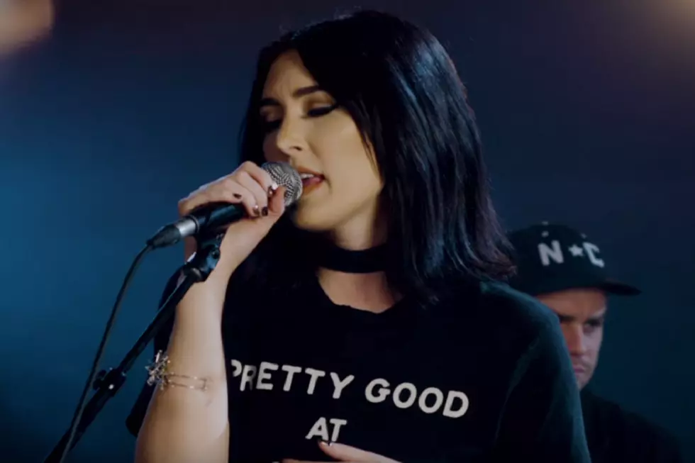 Watch Aubrie Sellers Cover 'My Babe'