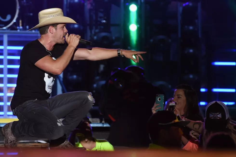 Interview: Dustin Lynch Knows ‘Current Mood’ Is ‘Very Risky’ … But He’s Ready