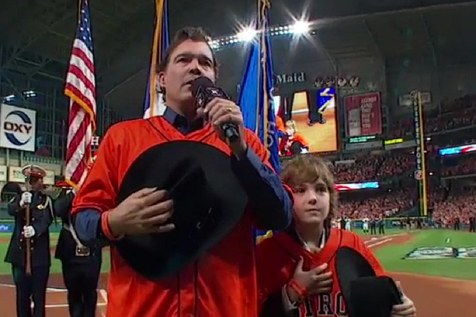Watch Clay Walker Sing the National Anthem at 2017 World Series Game 5
