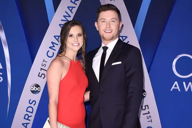 Scotty McCreery and Gabi Dugal Walk the 2017 CMA Awards Red Carpet [PICTURES]