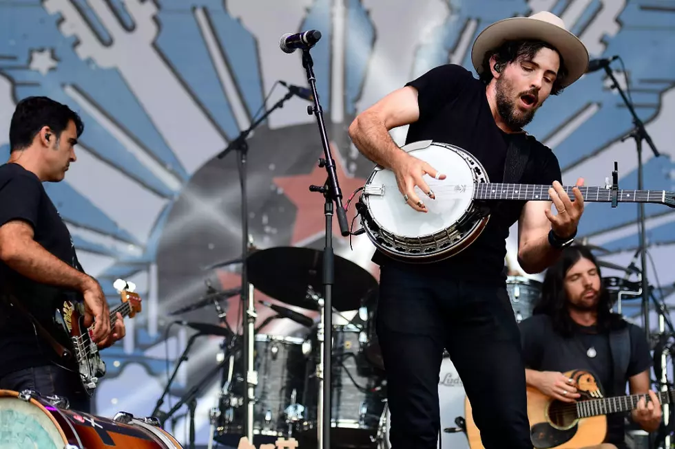 The Avett Brothers Honor Dolores O’Riordan With ‘Linger’ Cover [WATCH]