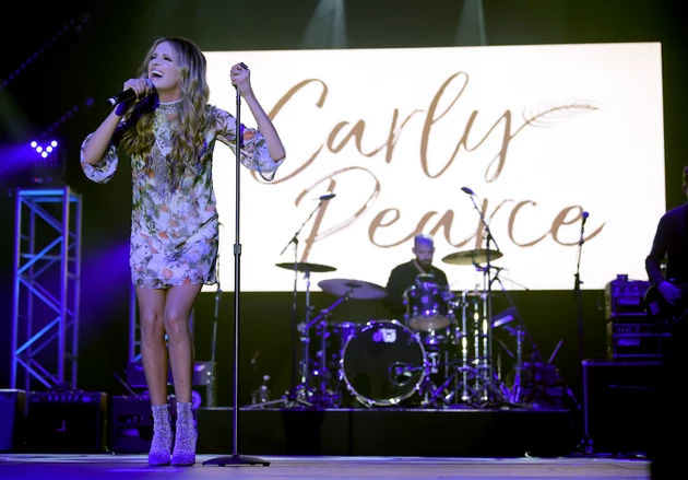 Carly Pearce Reflects on the Big Risks That Shaped Her Success With &#8216;Every Little Thing&#8217;