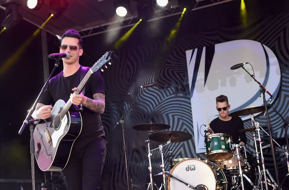 Watch Devin Dawson Perform His Spellbinding Rendition of Foy Vance’s ‘She Burns’