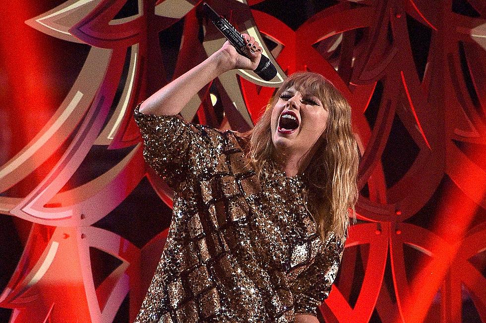 Point / Counterpoint: Can Taylor Swift Come Back to Country?