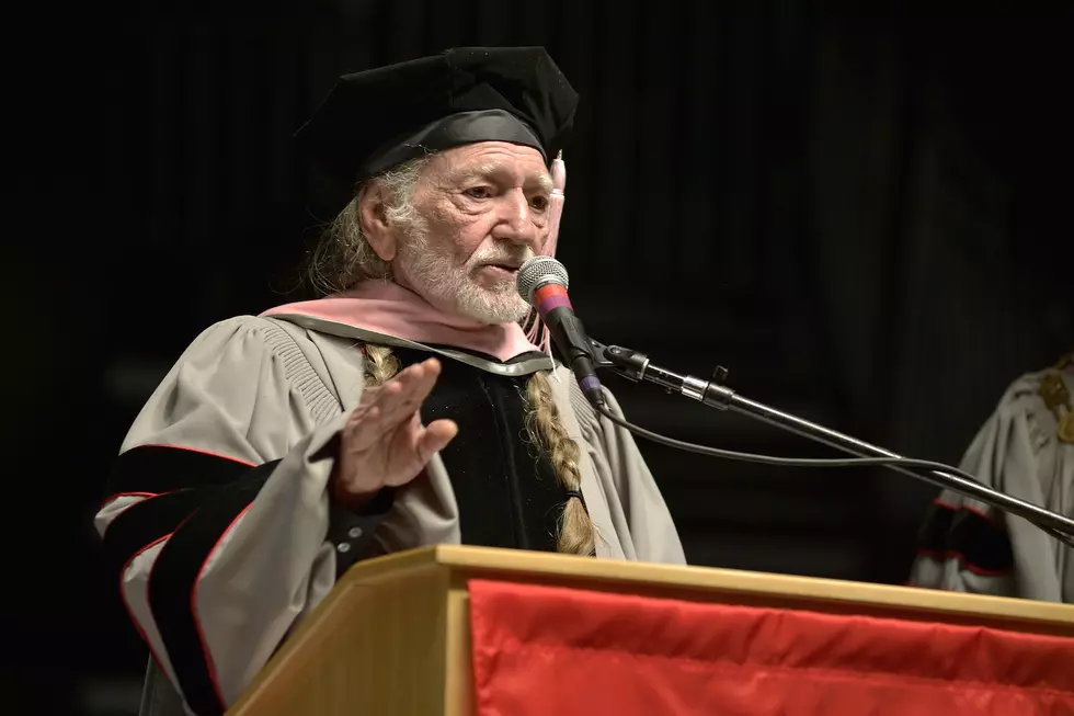 Country Music Memories: Willie Nelson Earns Honorary Doctorate