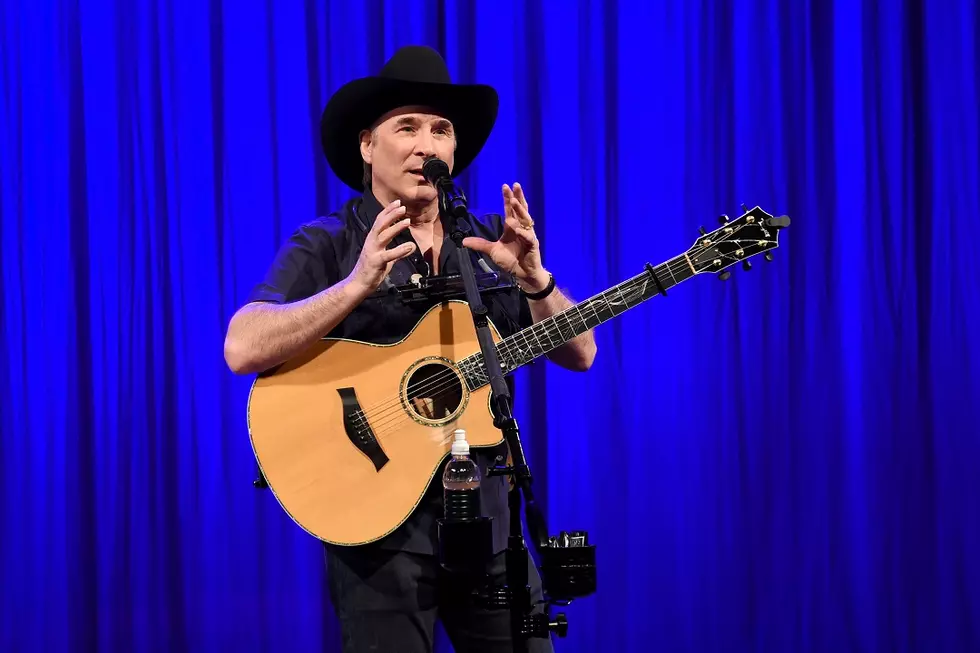 34 Years Ago: Clint Black Signs With RCA Records