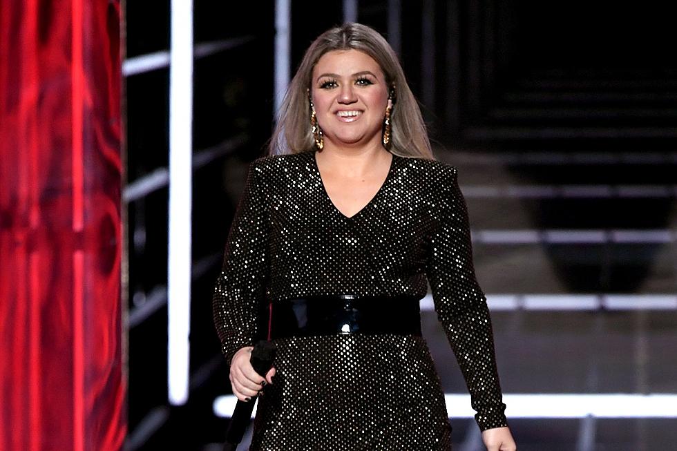 Kelly Clarkson Shares Behind-the-Scenes Look at Her New Talk Show