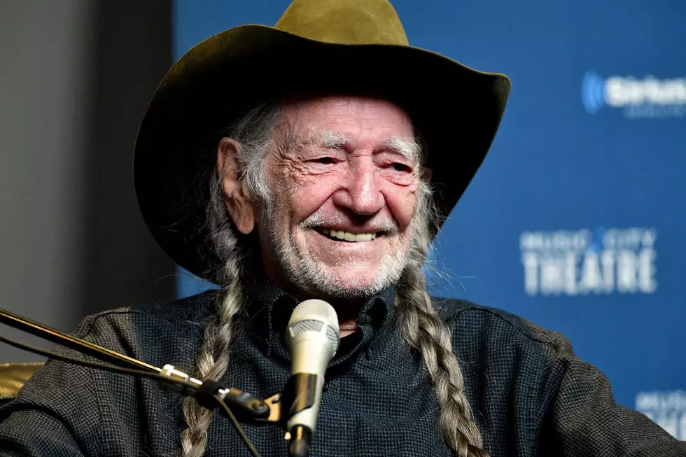 Willie Nelson Announces New Frank Sinatra Tribute Album, Shares ‘Summer Wind’ [WATCH]