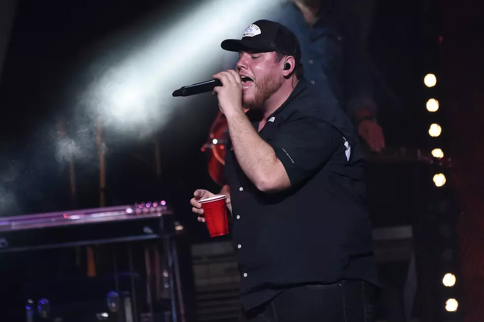Luke Combs Returns to K-Hawk Country This Fall