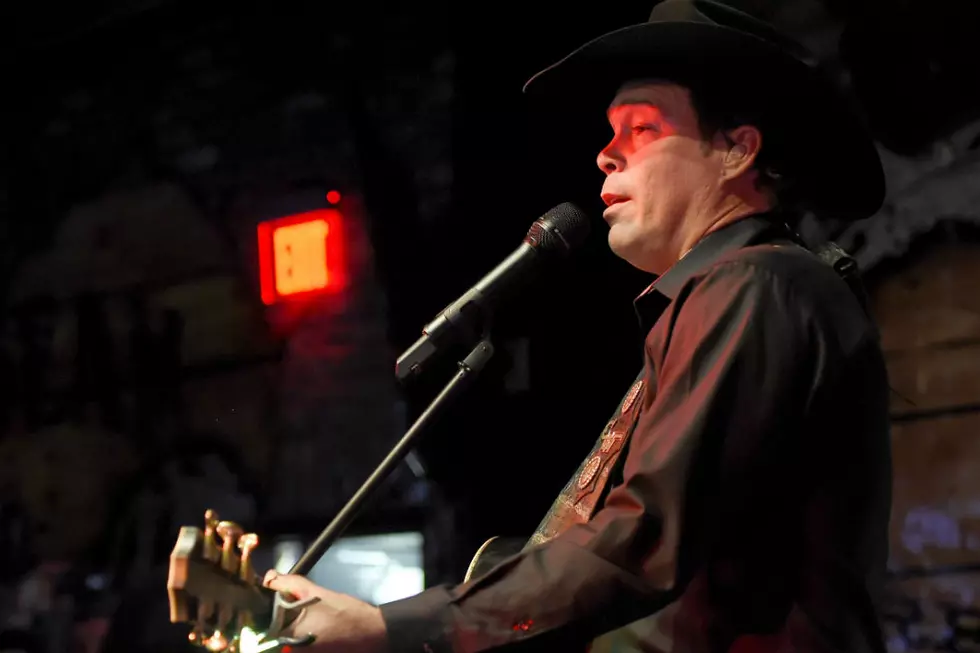 LISTEN: Clay Walker Covers Ed Sheeran's 'Thinking Out Loud'