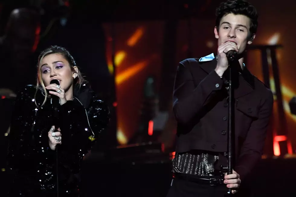 Miley Cyrus, Shawn Mendes Honor Dolly Parton With ‘Islands in the Stream’ at 2019 MusiCares Person of the Year Gala [WATCH]