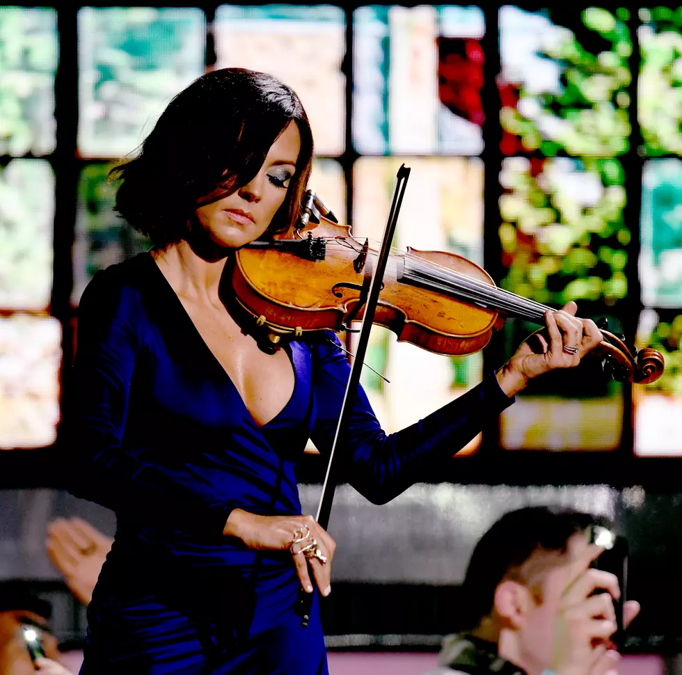 Amanda Shires’ ‘That’s All’ Cover Kisses 2020 Goodbye [WATCH]