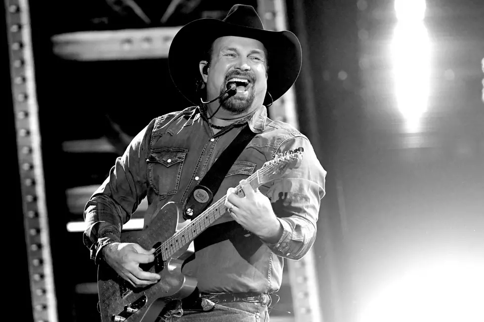 Garth Brooks Will Play 7 Dive Bar Concerts During Summer 2019
