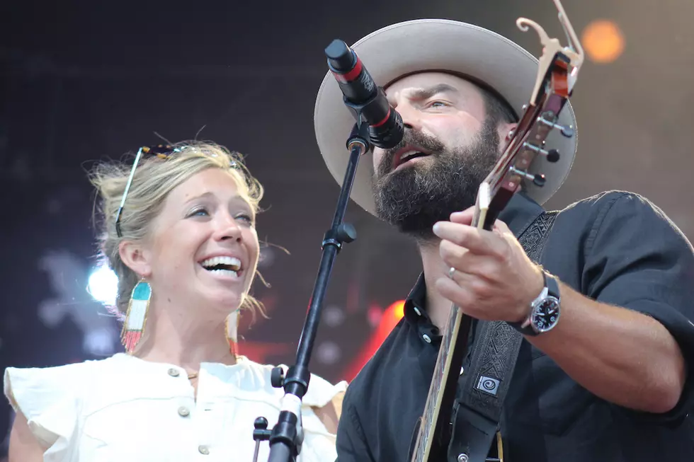 Drew Holcomb Builds ‘Family’ at 2019 Moon River Music Festival [PICTURES]
