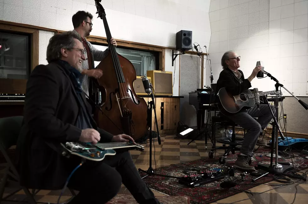 John Hiatt Teams With Jerry Douglas Band for New Album, ‘Leftover Feelings’