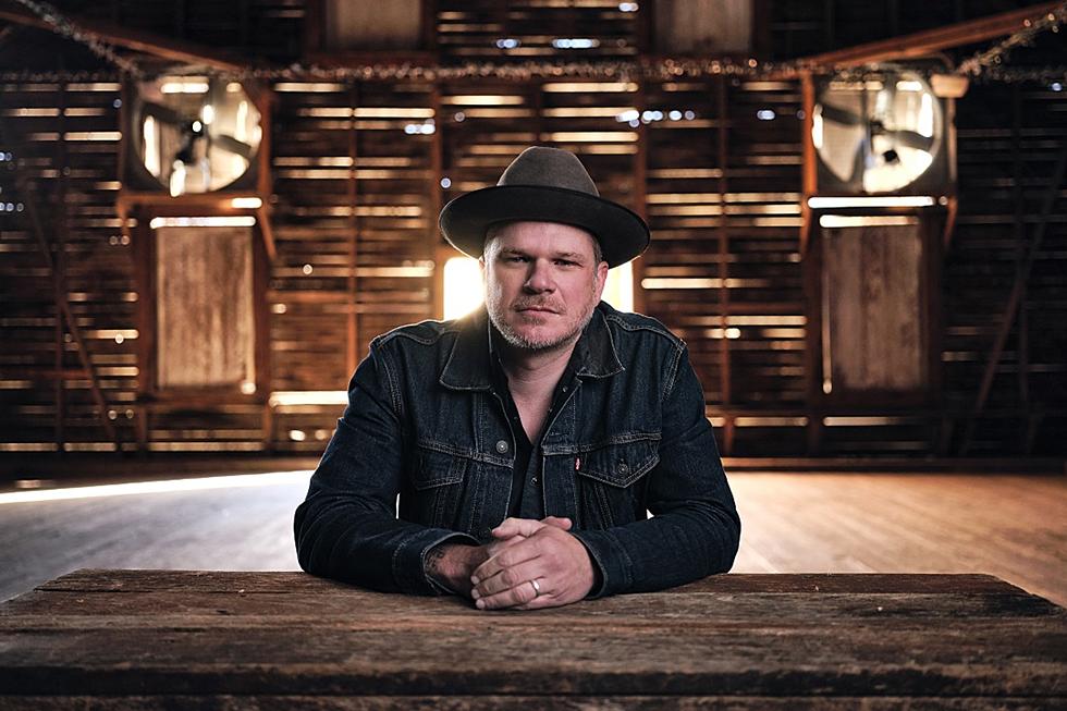 Jason Eady Remembers His Early Days in New Song 'Saturday Night'