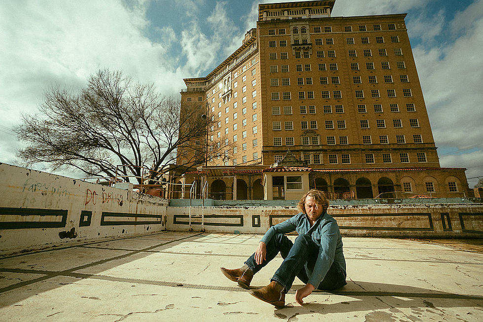 INTERVIEW: William Clark Green Takes a New Path to &#8216;Baker Hotel&#8217;