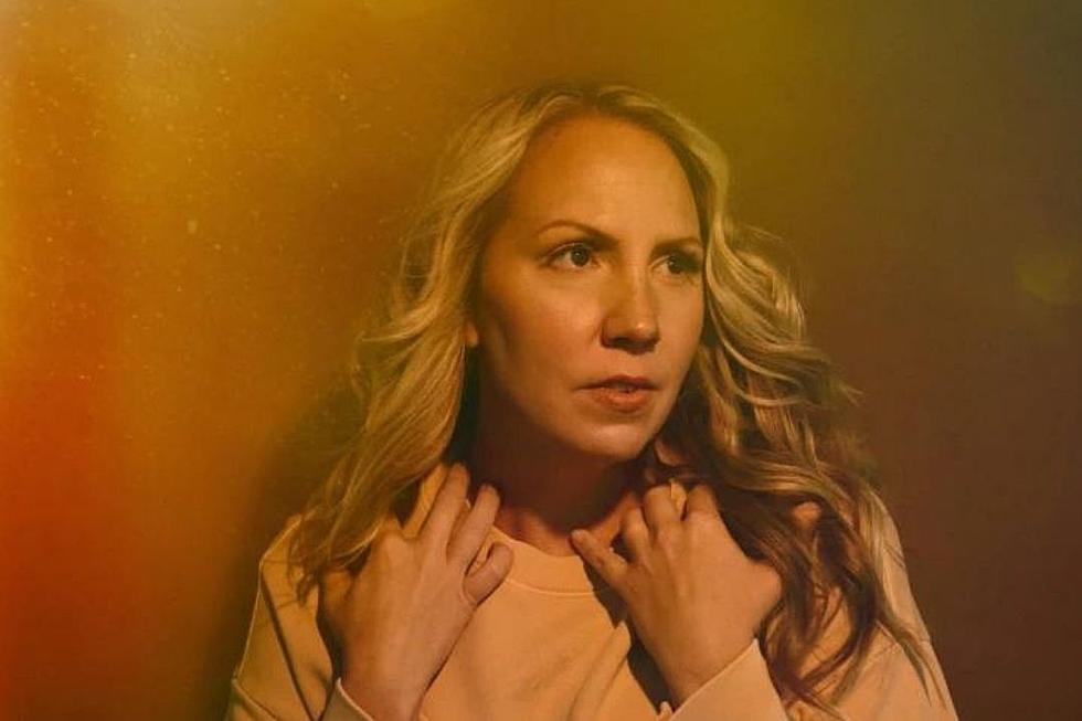 Mary Bragg and Erin Rae Join Forces for Stunning Track ‘In the Light’ [LISTEN]