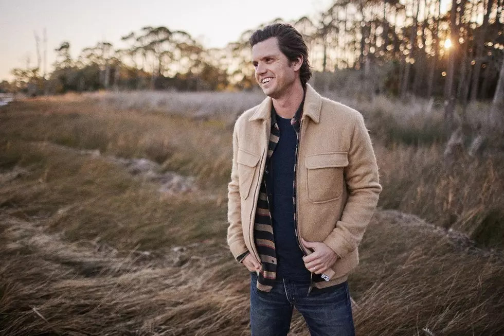 ALBUM REVIEW: Steve Moakler Considers the Important Things in Life on ‘Make a Little Room’
