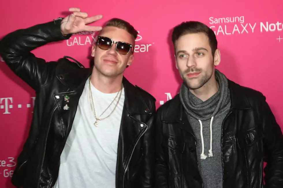 Macklemore & Ryan Lewis Win 2014 Grammy Awards for Best Rap Album & More