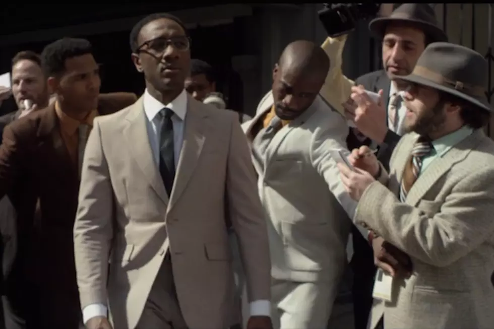 Aloe Blacc Overcomes Adversity in ‘The Man’ Video