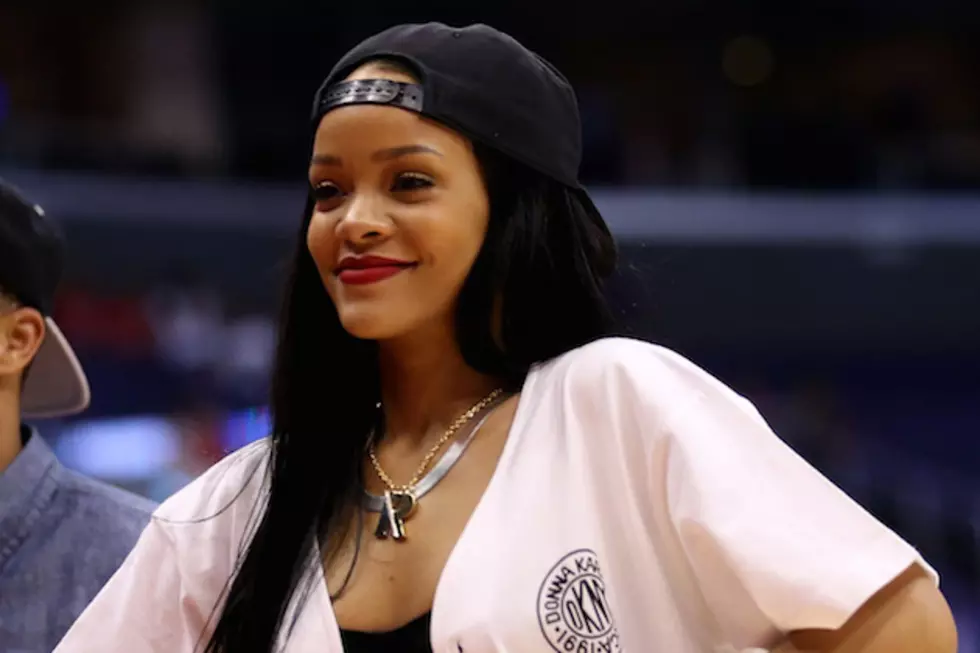 Rihanna Donates $25,000