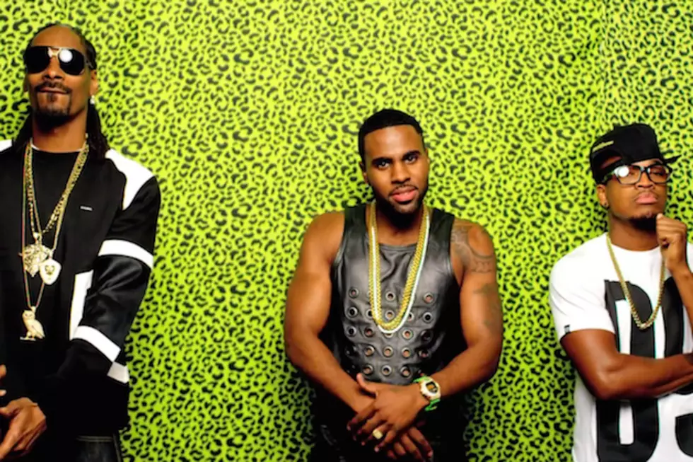 Jason Derulo, Snoop Dogg Host a Pool Party in ‘Wiggle’ Video