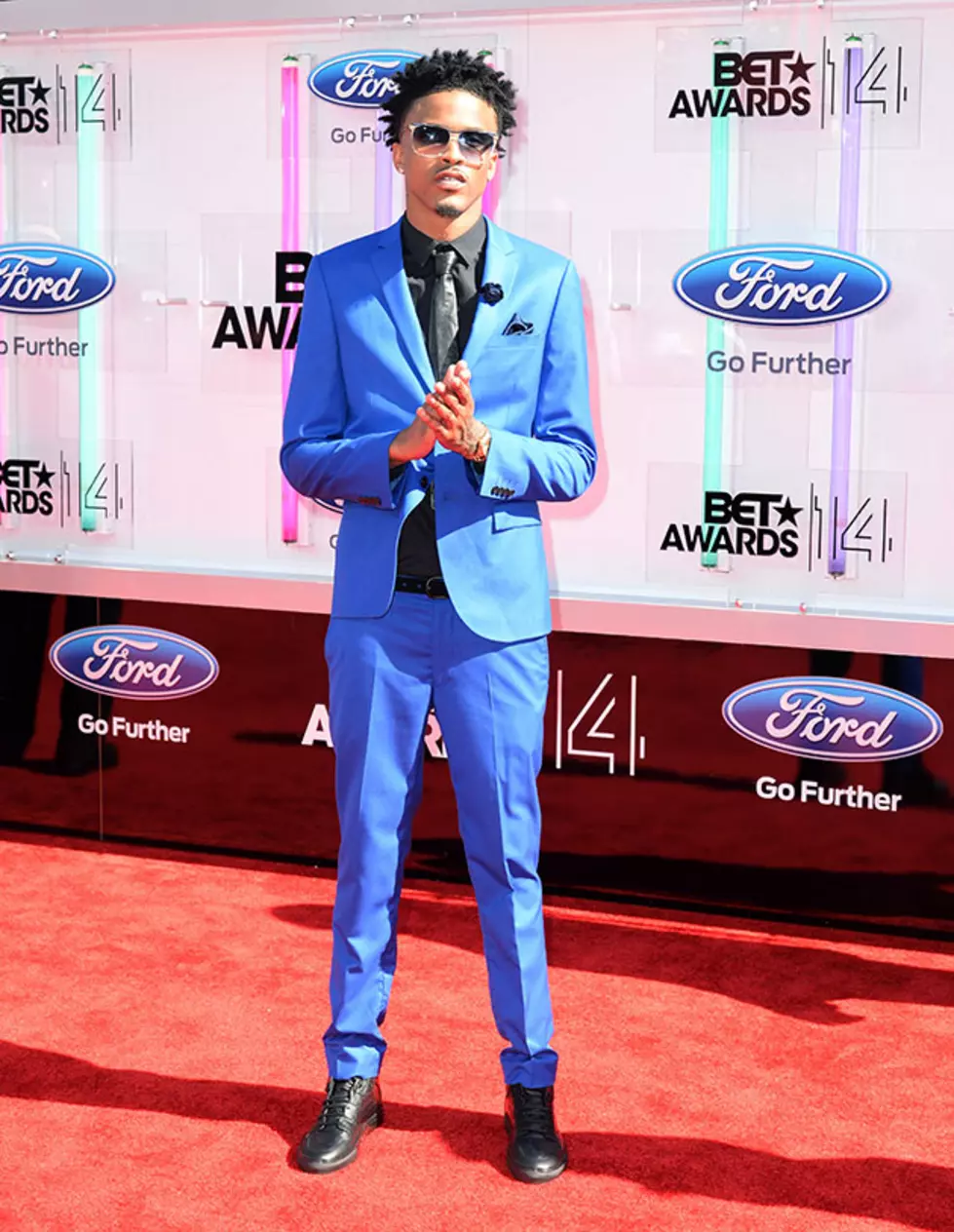 August Alsina Passes Out During NYC Performance [VIDEO]
