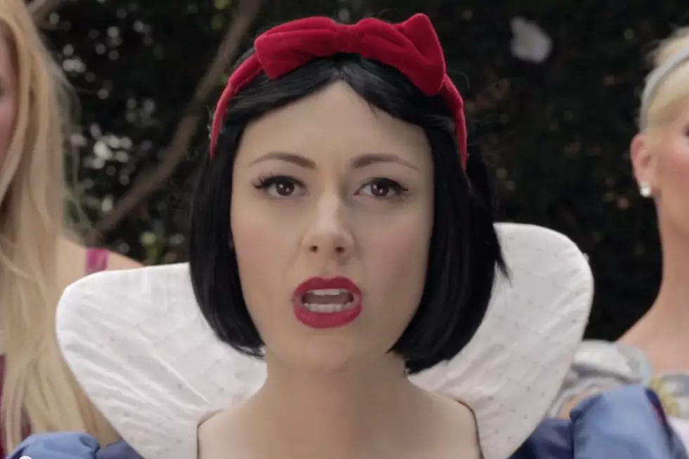 Watch Disney’s Snow White Battle Rap Against ‘Frozen’ Princess Elsa [VIDEO]
