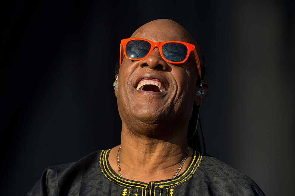 Stevie Wonder and Fiancee Are Expecting Triplets
