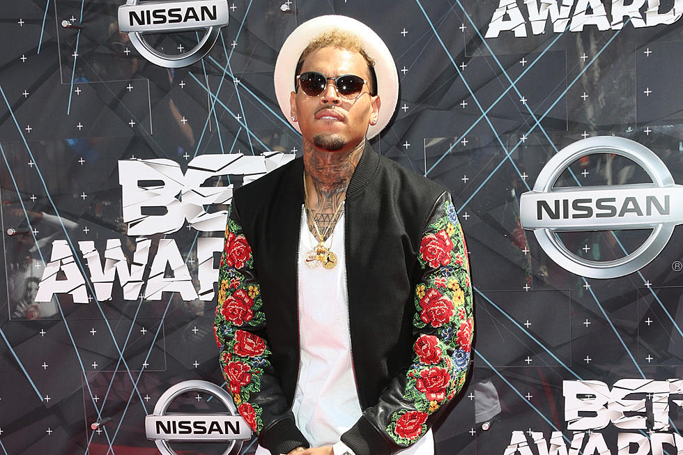 Chris Brown Performs ‘Liquor,’ ‘Ayo’ With Tyga and ‘Posed To Be’ With Omarion at 2015 BET Awards [VIDEO]