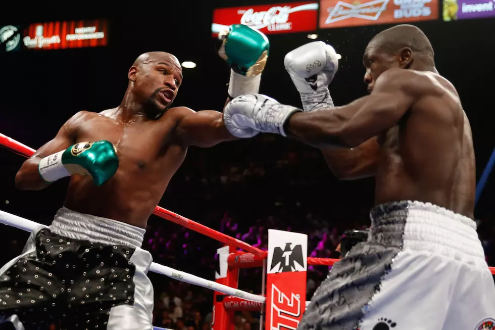 Floyd Mayweather’s Bodyguard Accused Of Roughing Up Fan [Video]