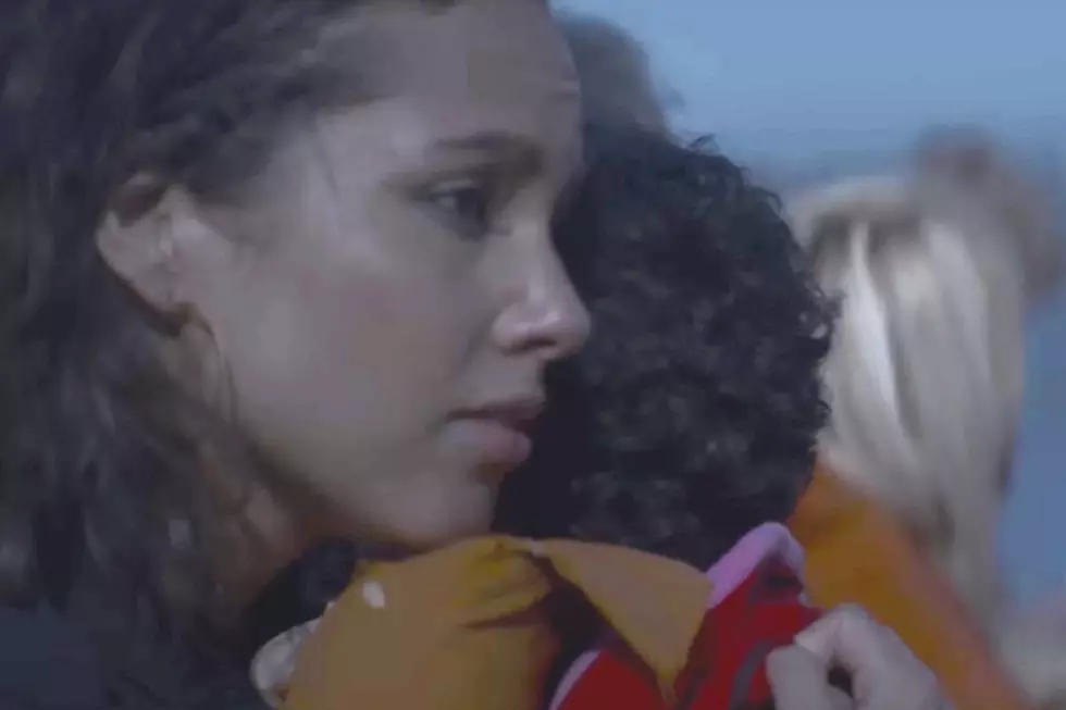 Alicia Keys Shares a Powerful Message on the Refugee Crisis in ‘Let Me In’ Video