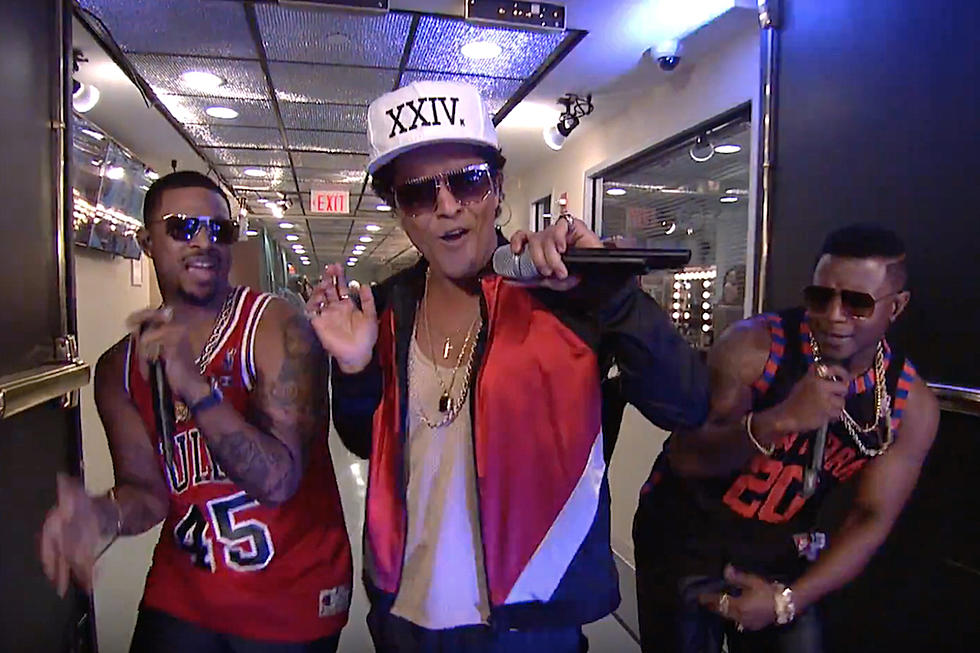 Bruno Mars Performs Funky Renditions of ’24K Magic’ & ‘Chunky’ on ‘SNL’ [VIDEO]