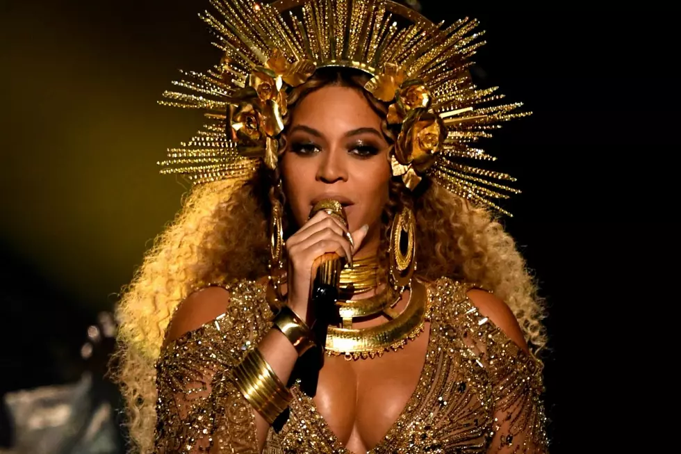 Beyonce Delivers Stunning Grammy Performance, Twitter Loses It