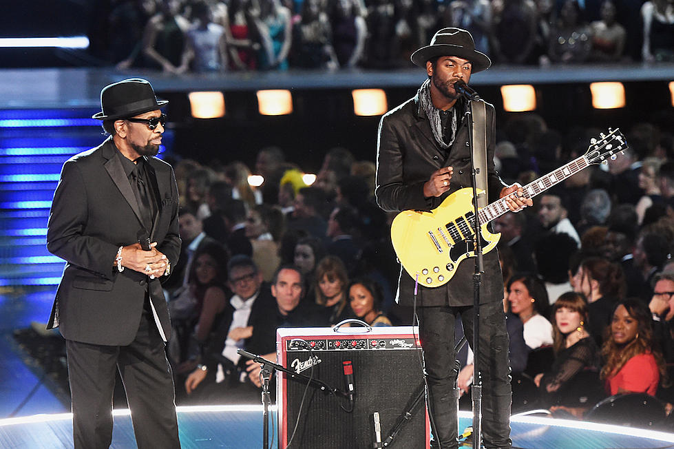Gary Clark, Jr. Performs 'Born Under A Bad Sign' with William Bell at the 2017 Grammy Awards [WATCH]