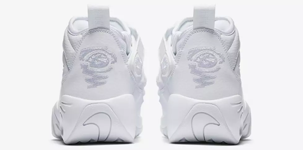 Sneakerhead: Nike Air Shake NDestrukt Triple White