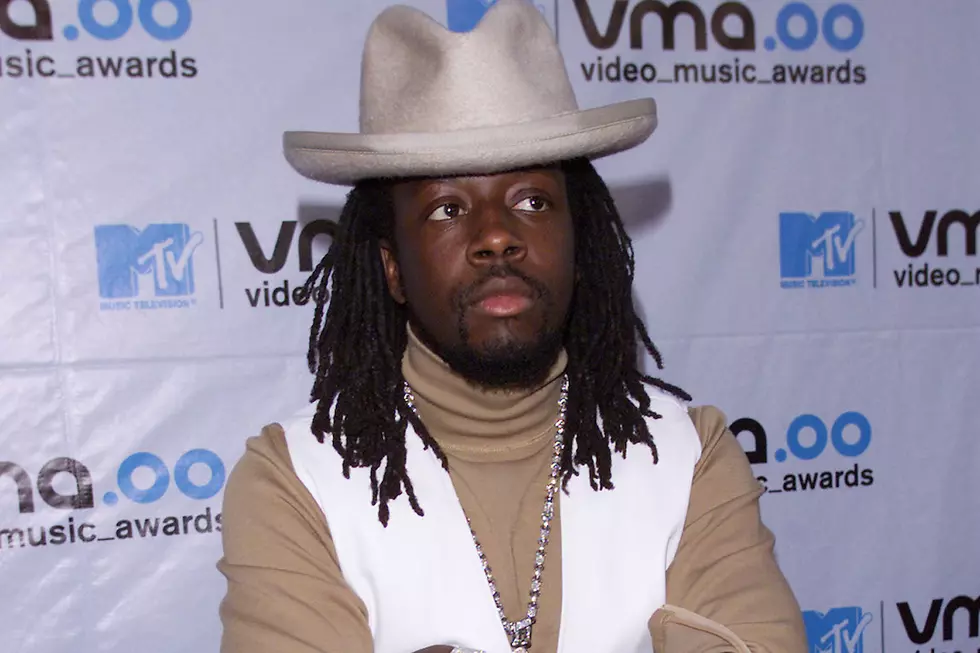 Wyclef Jean arriving at the 2000 MTV Video Music Awards