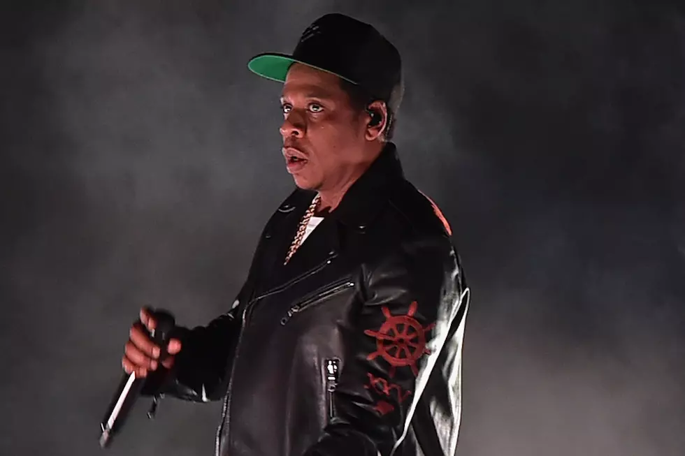 JAY-Z Gives Cancer Survivor a Hug During His ‘4:44′ Show [VIDEO]
