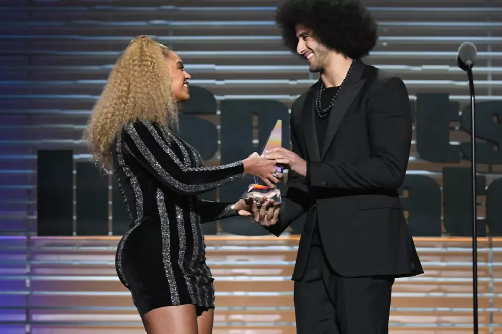 Beyonce Surprised Colin Kaepernick With Muhammad Ali Legacy Award