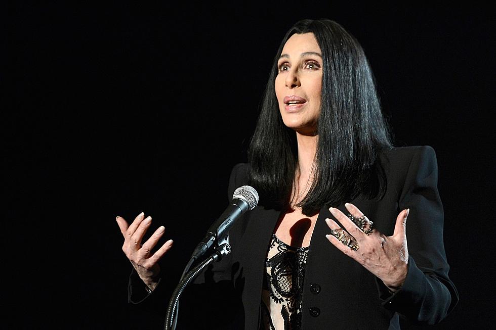 Cher Calls Donald Trump A ‘Giant Among GOP Front-Runners,’ But Says She’s ‘Voting For Hillary’